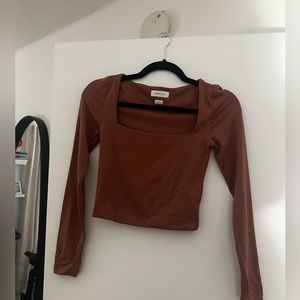 Babaton dark pink cropped top